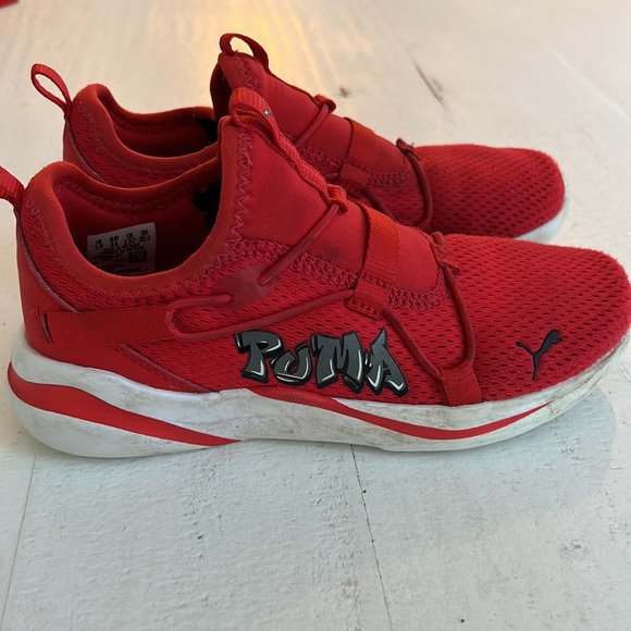Red Pumas - Picture 4 of 6